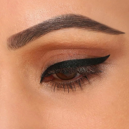 Lakme Absolute Gloss Artist Black Eyeliner 2.5ml